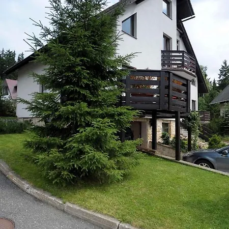 Harrachov 8 公寓 *